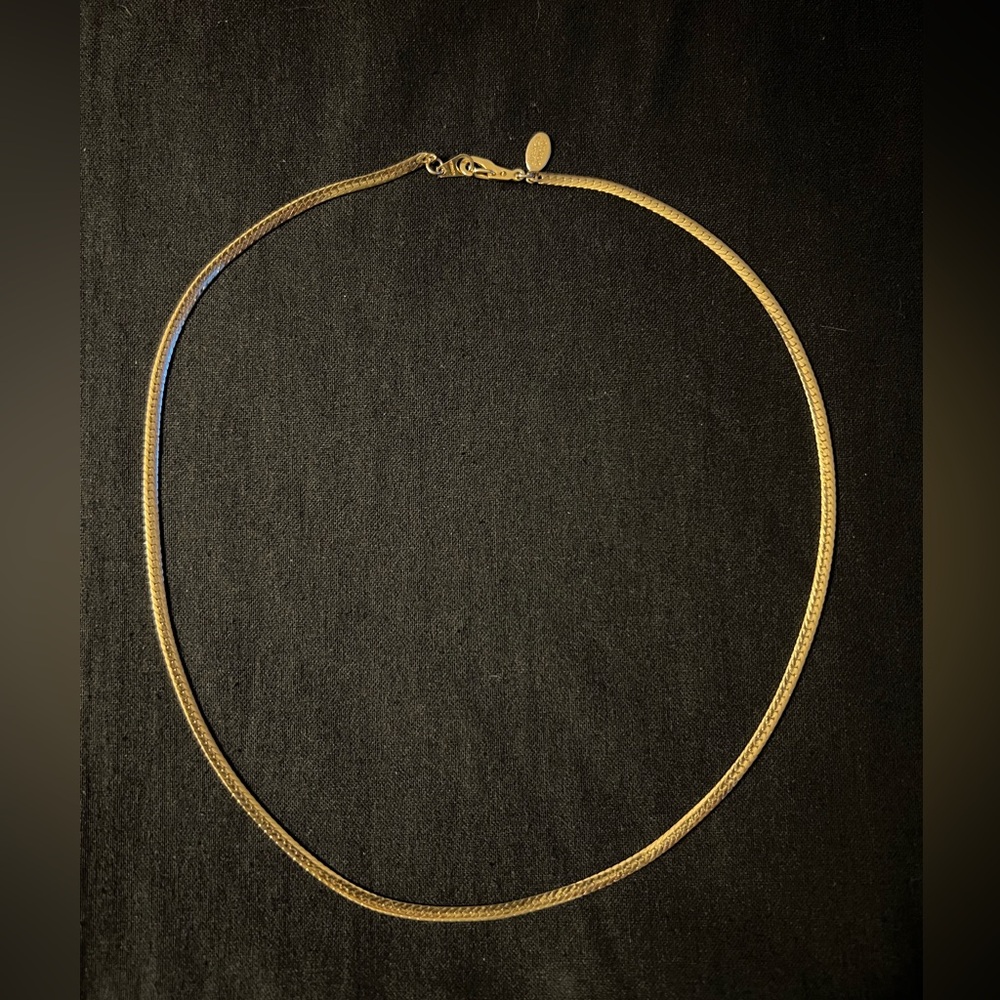 American Showcase Chain - Picture 2 of 6